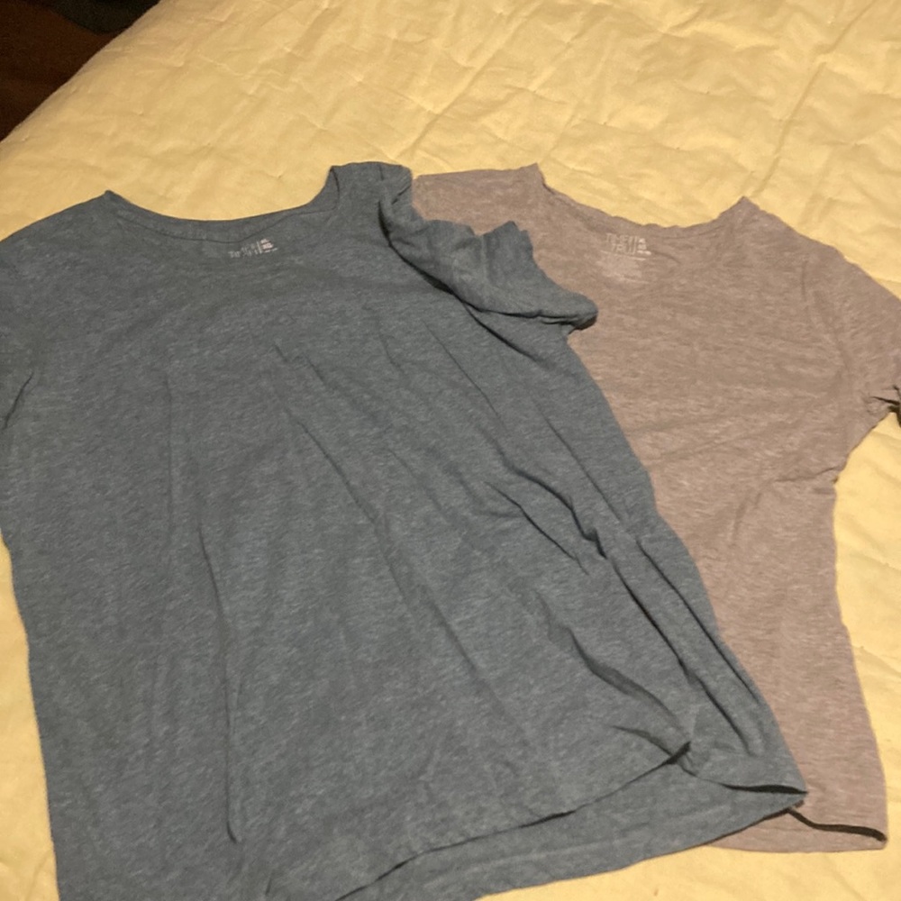 2 t shirts
